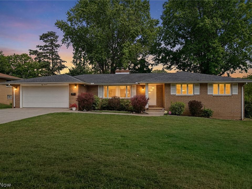 1st image of 800 Woodview Dr NE