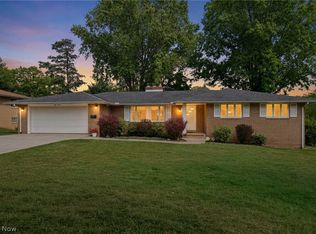 800 Woodview Dr NE, Massillon, OH 44646