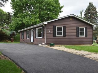 121 Pheasant Trl, Carpentersville, IL 60110