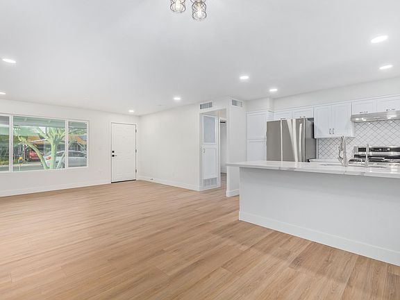 2nd image of 4815 W Palm Ln