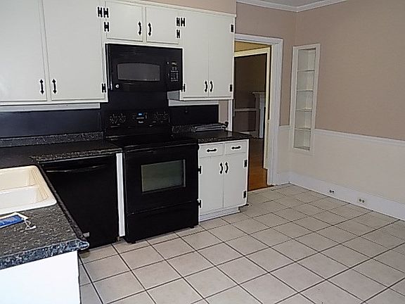 2nd image of 2710 Lakewood Dr