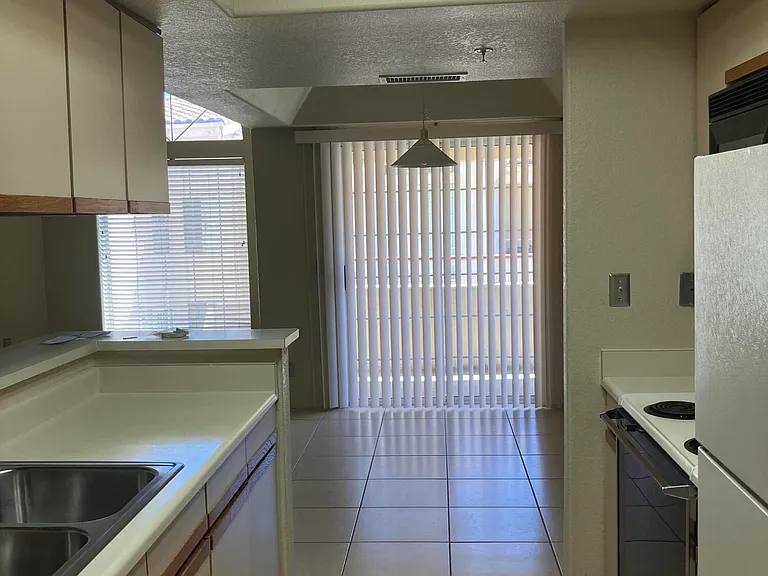 1333 E Morten Ave #238 — Photo 5