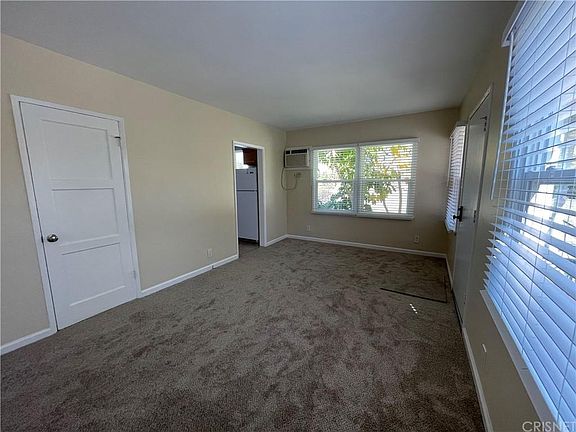 5th image of 1213 N Kenwood St