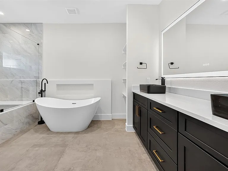 12315 New Jordan Ln — Photo 37