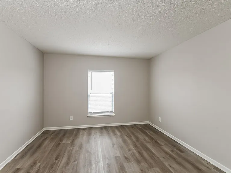 5978 N Rockingham Ln — Photo 14