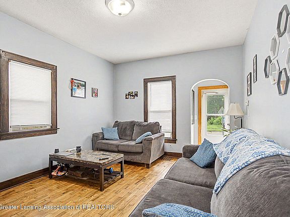 5th image of 1134 McCullough St