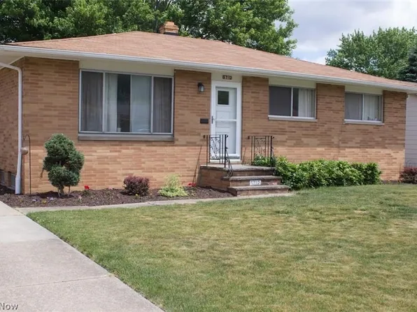 5712 Ralston Dr, Parma, OH 44129