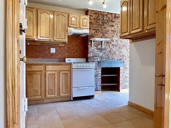 5th image of 529 E 5th St #8F