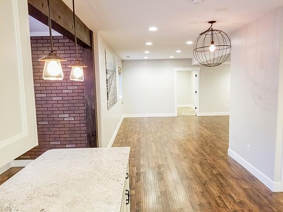 4th image of 1711 W Hamilton Dr #Basement