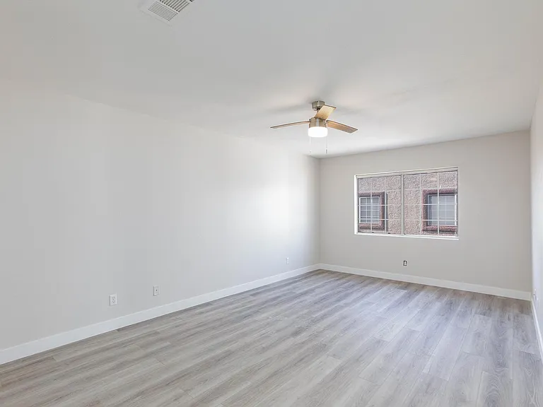 2607 Glen Green Ave — Photo 20