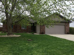 4640 Dickey John Rd, Auburn, IL 62615