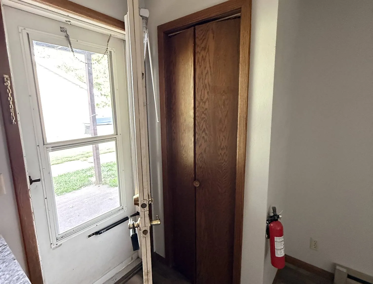 3218 Oak Knoll Dr — Photo 4
