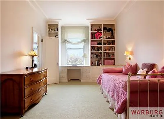 Sold by Warburg | media 19