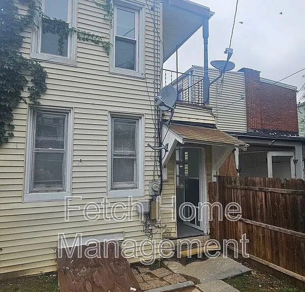 826 Wallace St — Photo 11