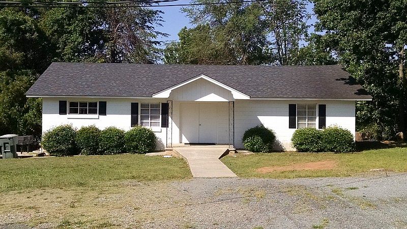 1st image of 411 Bethel St