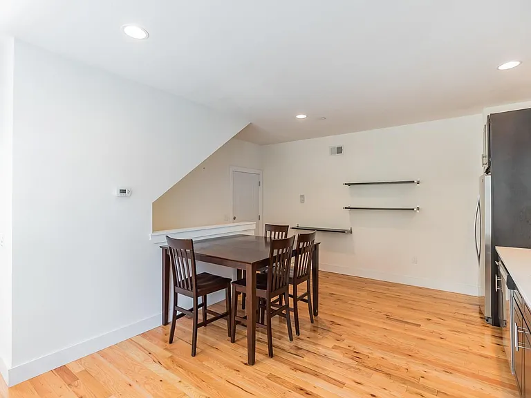 910 N 19th St #1 — Photo 8