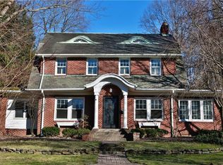 1243 Sunset View Dr, Akron, OH 44313