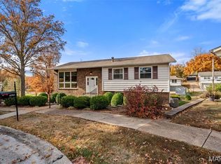 4751 Fiji Dr, Saint Louis, MO 63128