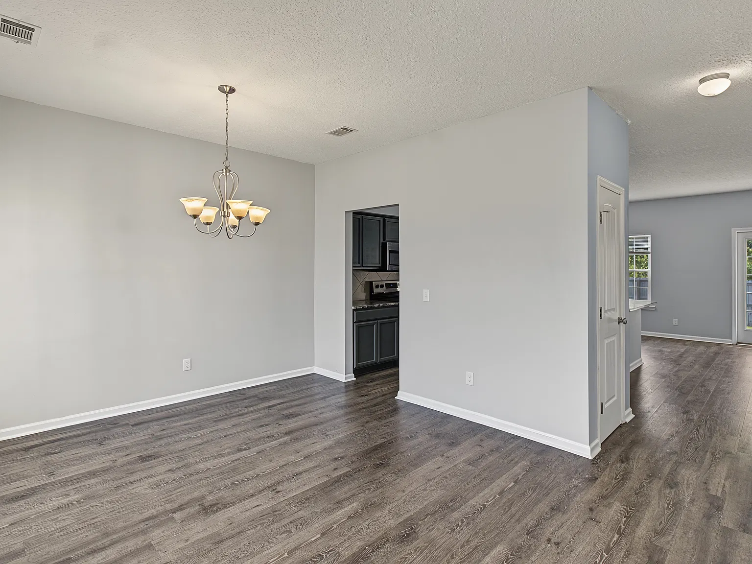 465 Huntington Drive - 1 — Photo 2