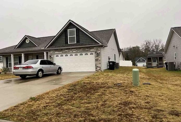 2nd image of 216 Eagle Cir