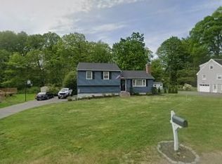 34 Pebble Path Ln, West Springfield, MA 01089