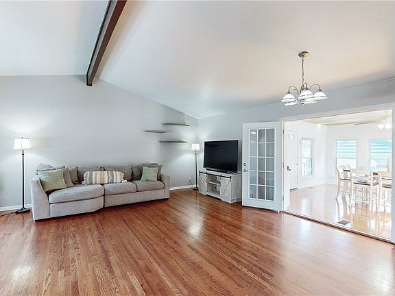 4th image of 2313 Lynnwood Dr