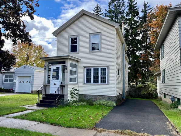 228 E 8th St, Oswego, NY 13126