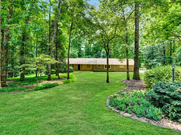 132 Oakwood Dr, Woodruff, SC 29388