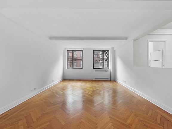 4th image of 19 E 80th St APT 3C