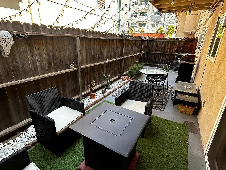 Unit 11 - Super Large Patio - Dirt Planter