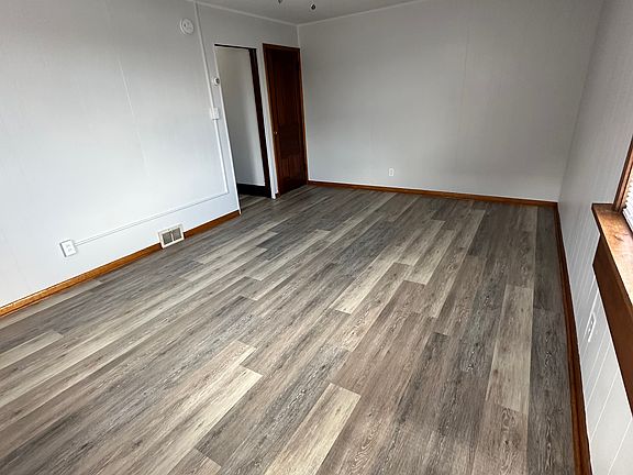 2nd image of 105 1/2 S 3rd St #105-1/2