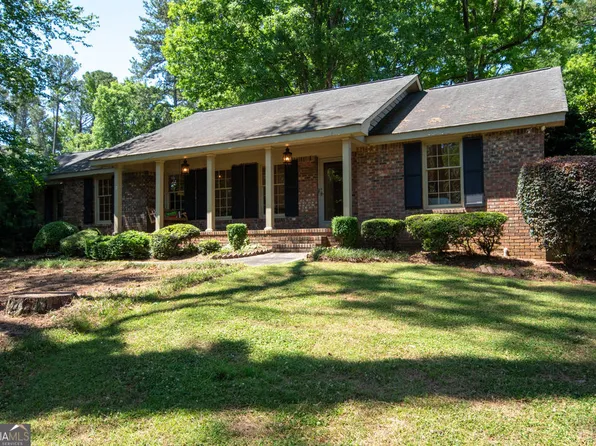 505 Pine Cir, Peachtree City, GA 30269