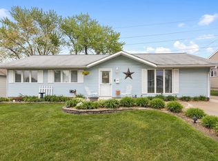 449 Arnold Ave, Romeoville, IL 60446