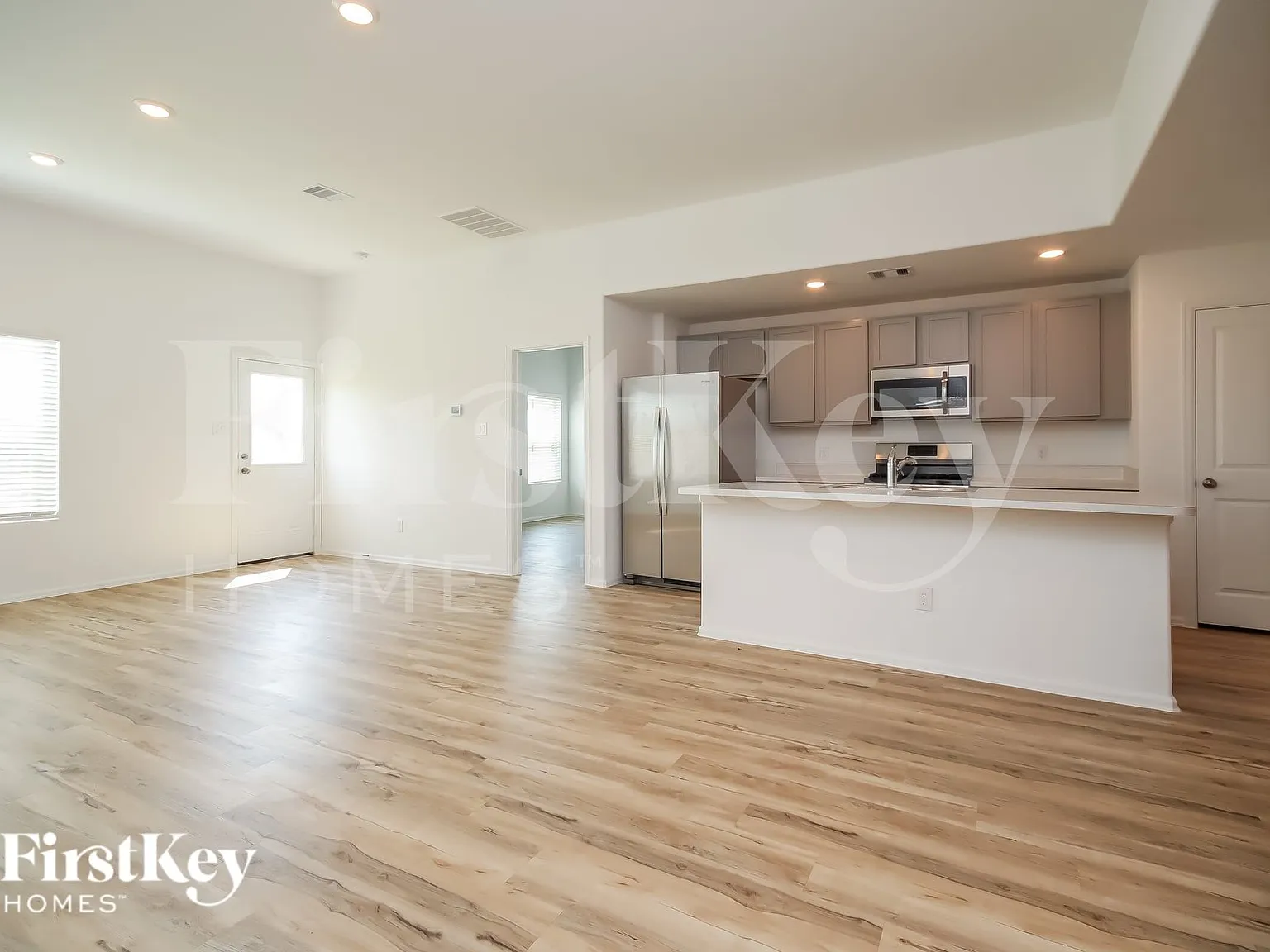 4 bed, 2.5 bath, 2119 sqft, $2,595 — Photo 4
