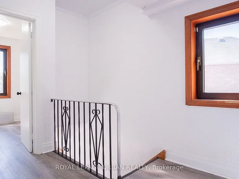 14 Camrose Cres — Photo 24
