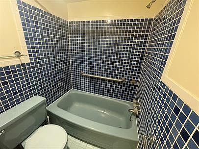 3rd image of 1420 N St NW #516