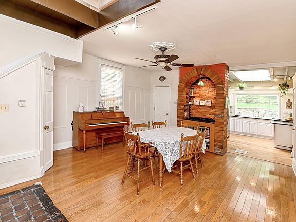 5th image of 3757 Sachem Ave