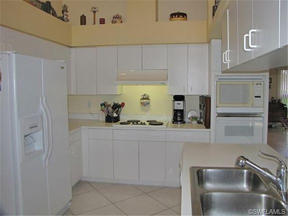 5th image of 170 Balfour Dr
