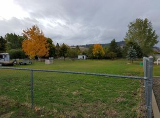 2908 N Greenwood St, La Grande, OR 97850