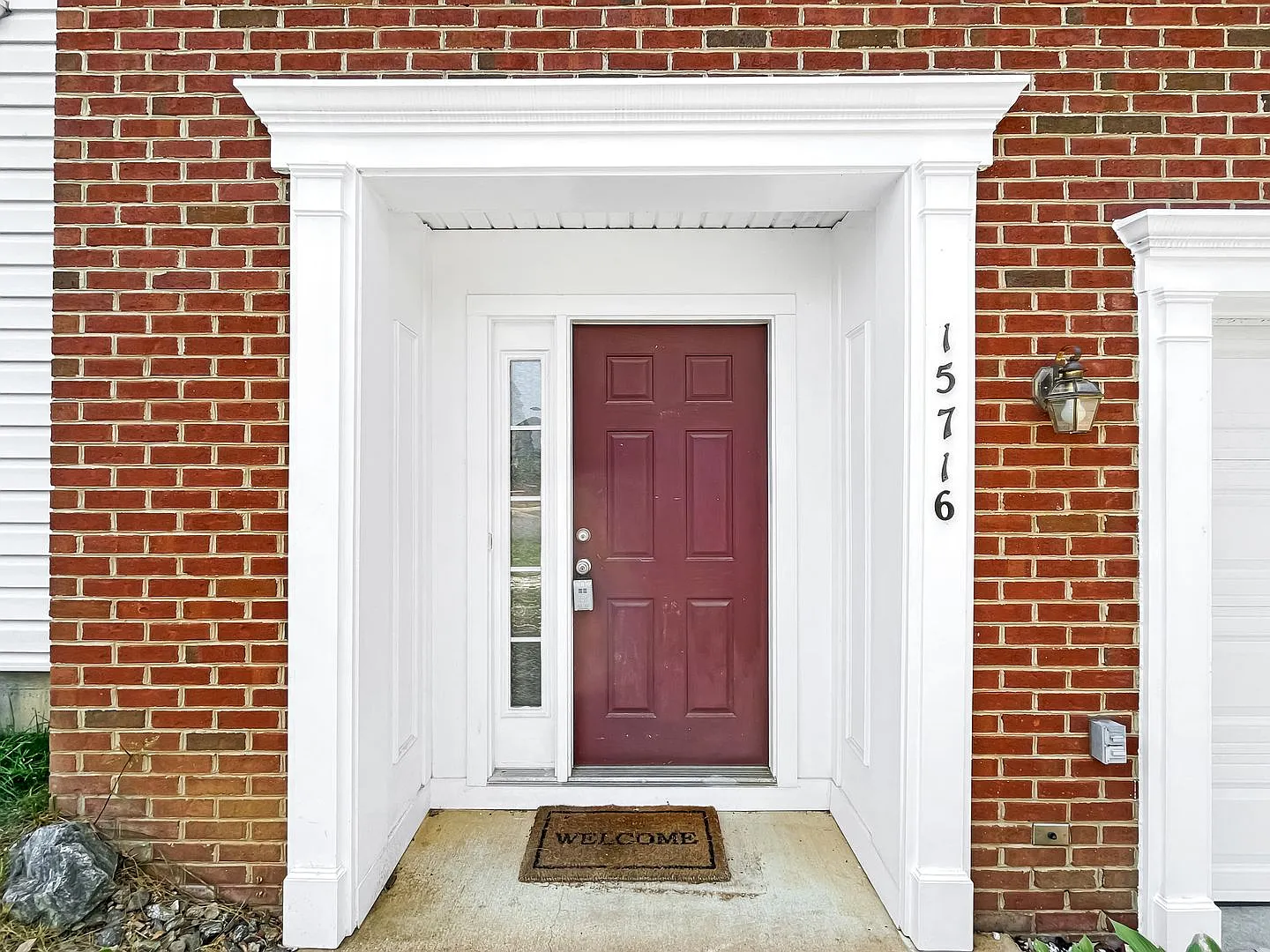 Woodbridge Three Story Townhome — Photo 3