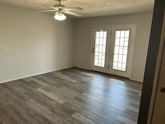 3rd image of 3515 Cornelius Dr APT 201