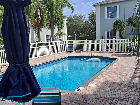 3rd image of 160 S Shepard Dr APT 8