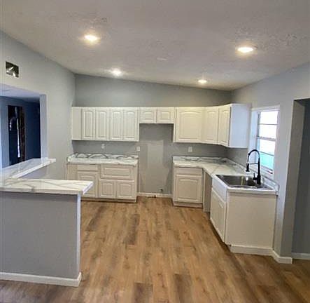 5th image of 1524 N San Andres Dr