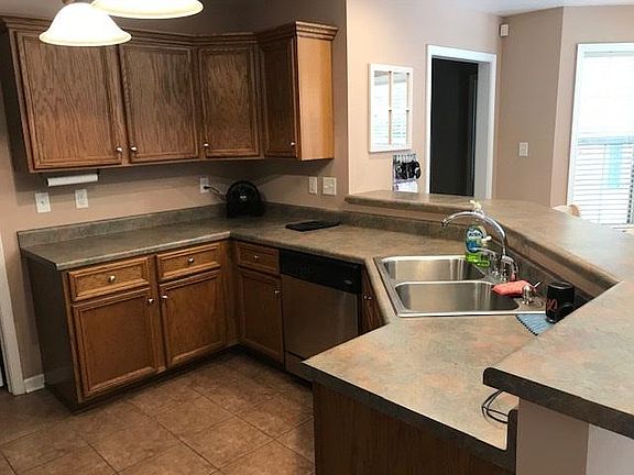 5th image of 215 Sassafras Cir