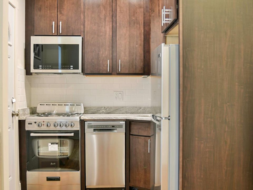 1st image of 4847 N Kimball Ave #E3
