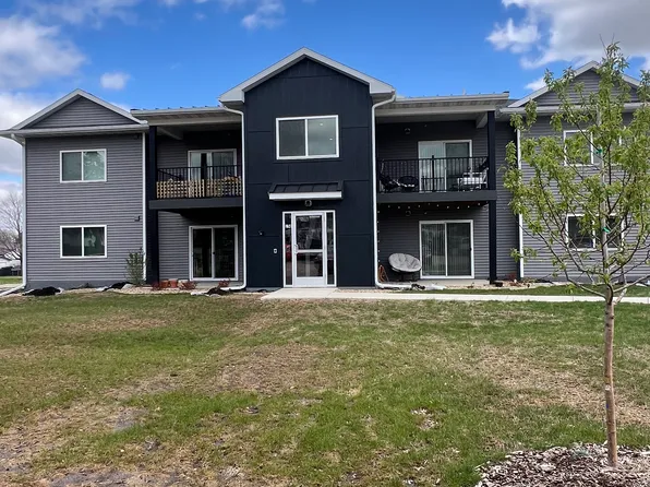 150 Acadia St, Waterloo, IA 50702