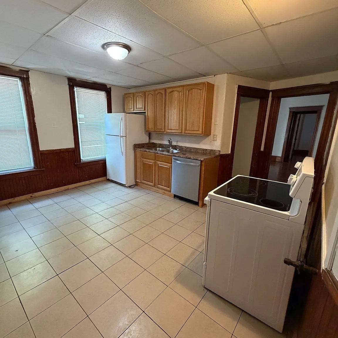 4 bed, 1400 sqft, $2,250 — Photo 2