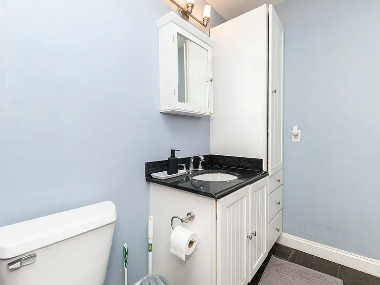 214-R Harvard St #2 — Photo 4