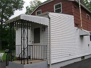 3rd image of 304 Kennedy Ave