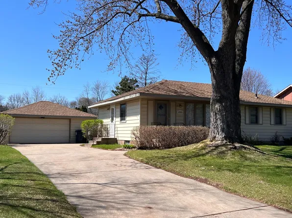 10568 Quincy Blvd NE, Blaine, MN 55434